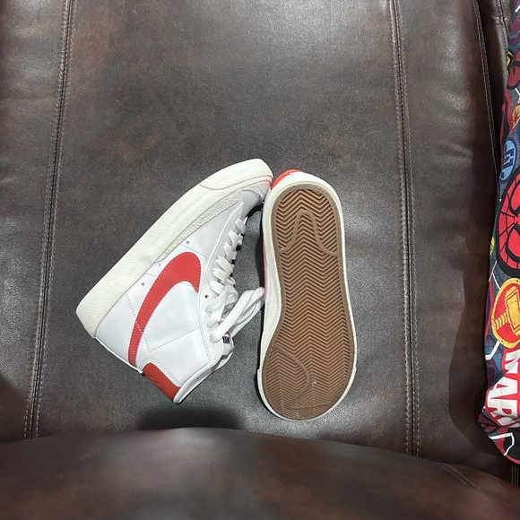 Nike blazer. Size 5 - Picture 9 of 14